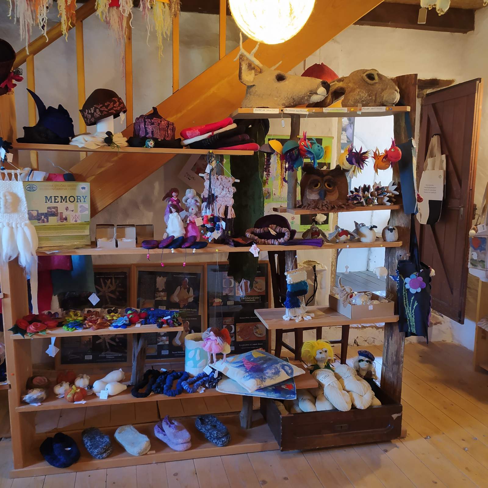 Prodaja krčke pređe u Muzeju ovčarstva na Cresu 